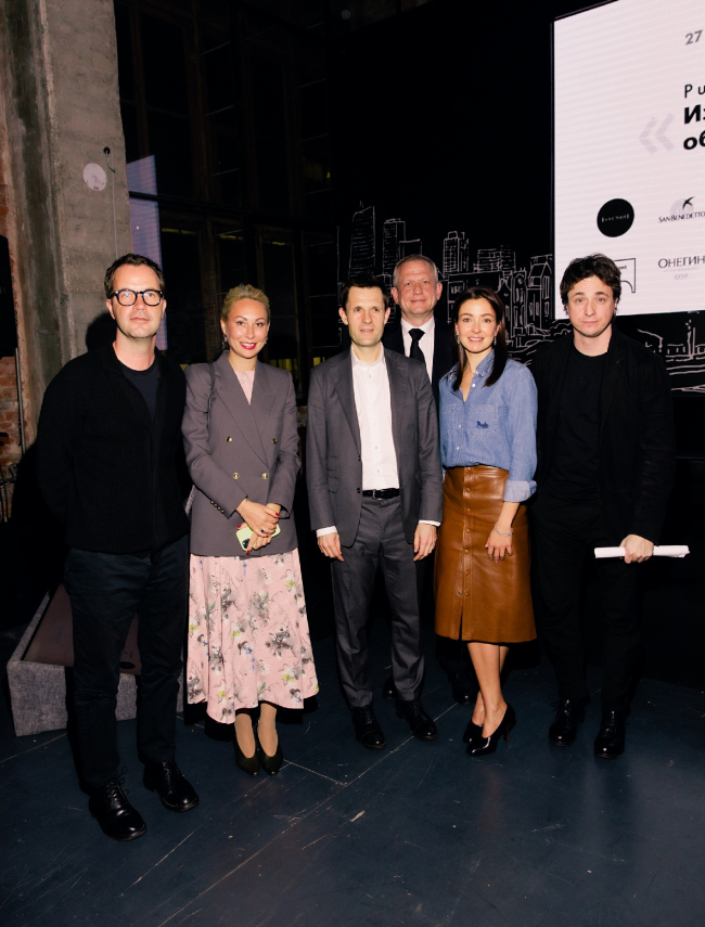 �����: ��������� �������, ���������� � ���������� ���� �������� ������� � ���������; ������ �������, ������������ ������ ���������� ������������� �������� Vos�hod; ������ ��������, ������� ���������� ������ ������; ������̆ ������, ���������� ������-������� ������������ ������ ������������̆ ��������� ��������, ���������� �������� � ���������� ���������̆�, ���������� ����������� ������ �����������; ����� ��������, ��-���������� ����� Fragment art club; ������� �������, ���������� � ���������� ���� �������� ������� � ���������