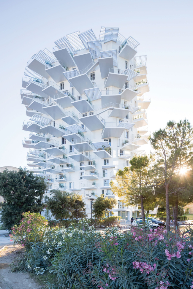 Многофункциональная башня White Tree