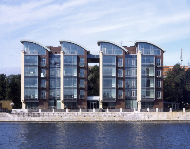 "Stella Maris" housing project. Construction, 2007. Photo � A.Naroditsky