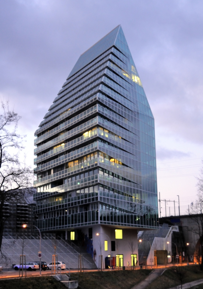 ����� St. Jakob-Turm. ����: Wladyslaw via Wikimedia Commons. ��������  GNU Free Documentation License, Version 1.2