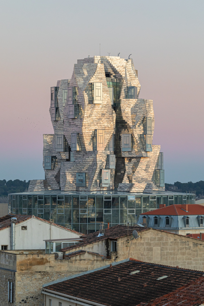 ������� � ����� �������������� �������� �� ������� LUMA Arles