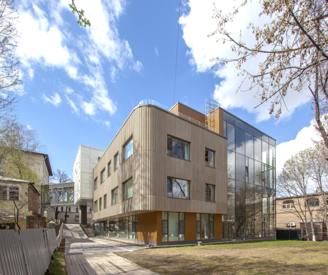 The academic building of the Cooperation School on Taganka