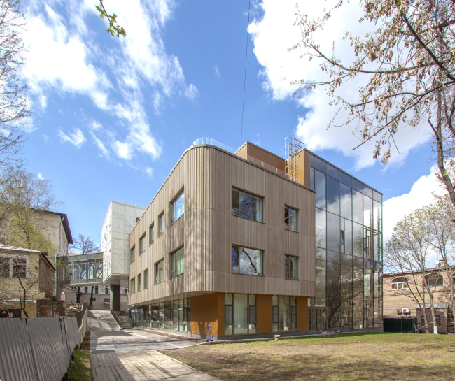 The academic building of the “Cooperation School” on Taganka