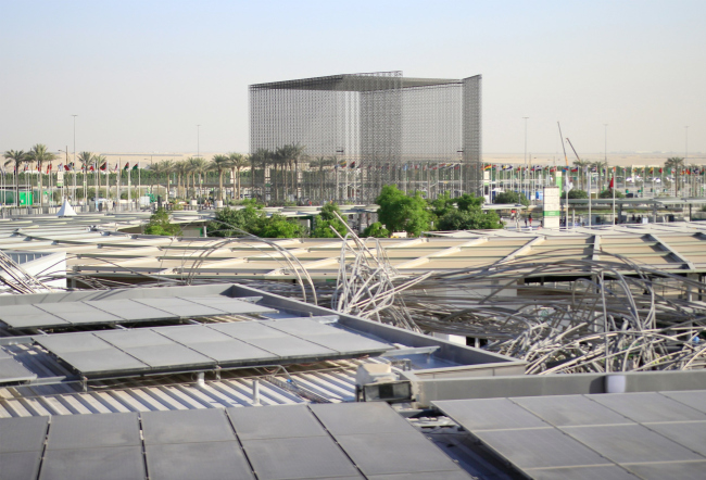 Асиф Хан, ворота из углепластика. Экспо 2020 в Дубае, 10.2021
