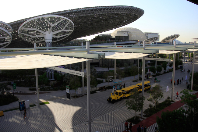Nicholas Grimshaw, Terra/Sustainability Pavilion. View from the Singapore Pavilion. World Expo 2020 in Dubai, 10.2021 