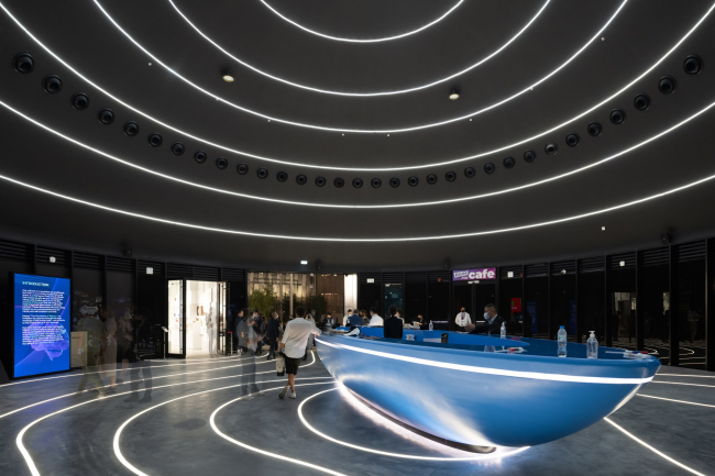 The entrance to the dome lobby. The Russian pavilion at the World EXPO in Dubai