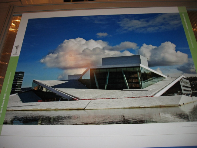 ������/����������. ����� �������, ������ ���������� � ������� ������� ������ �� ���� Snohetta �� ������ ������ ����� � ������ � ����. 