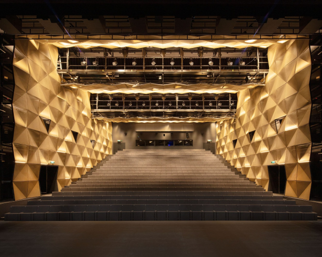 Новое здание театра Comédie de Genève