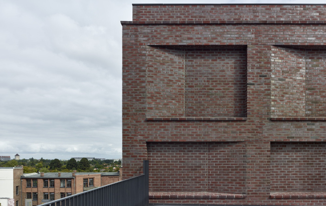 ������������ ��������� HAINBASE. ������� �� �����