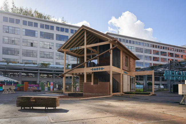 ����������� ��� The Exploded View Beyond Building