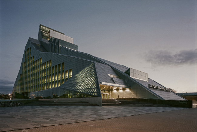 Латвийская национальная библиотека. Архитектор: Гунарс Биркертс (совместно с бюро Gelzis-Smits/Arhetips). 2014