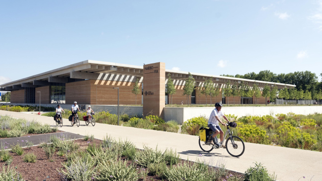 ����� Narbo Via