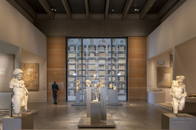 ����� Narbo Via