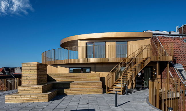 ����� �������� The Golden House