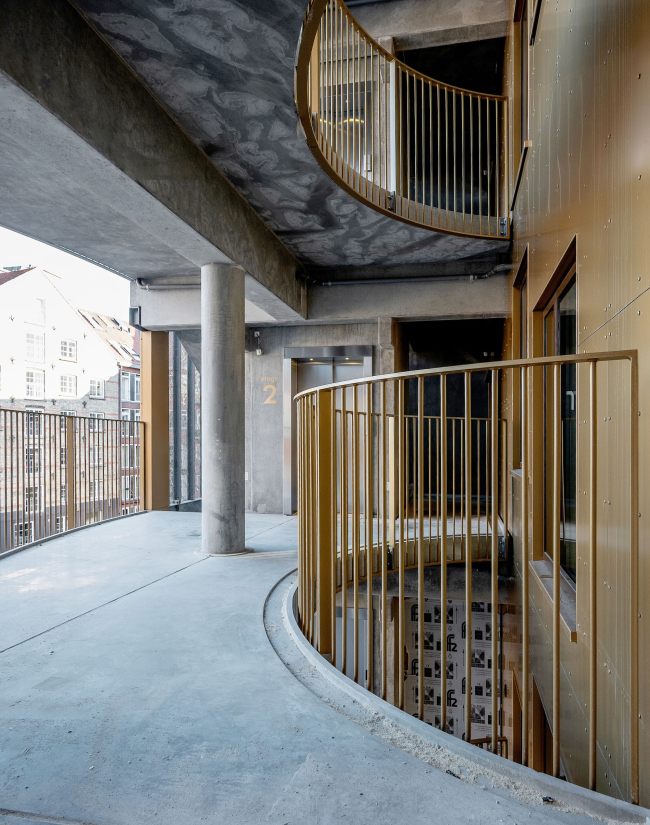 ����� �������� The Golden House