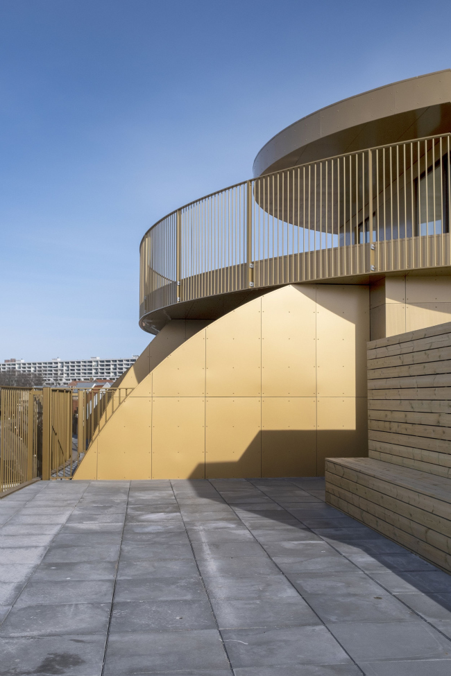 ����� �������� The Golden House