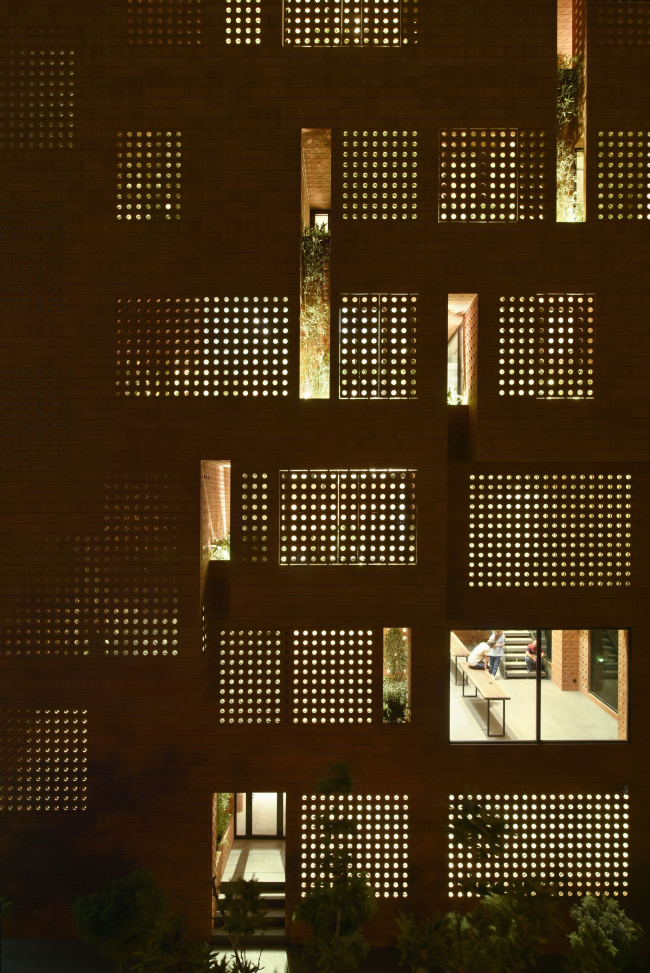 ����������� ������� ������ �������� Kohan Ceram � ��������. ���������� ����� �������� � ���� HOOBA Design