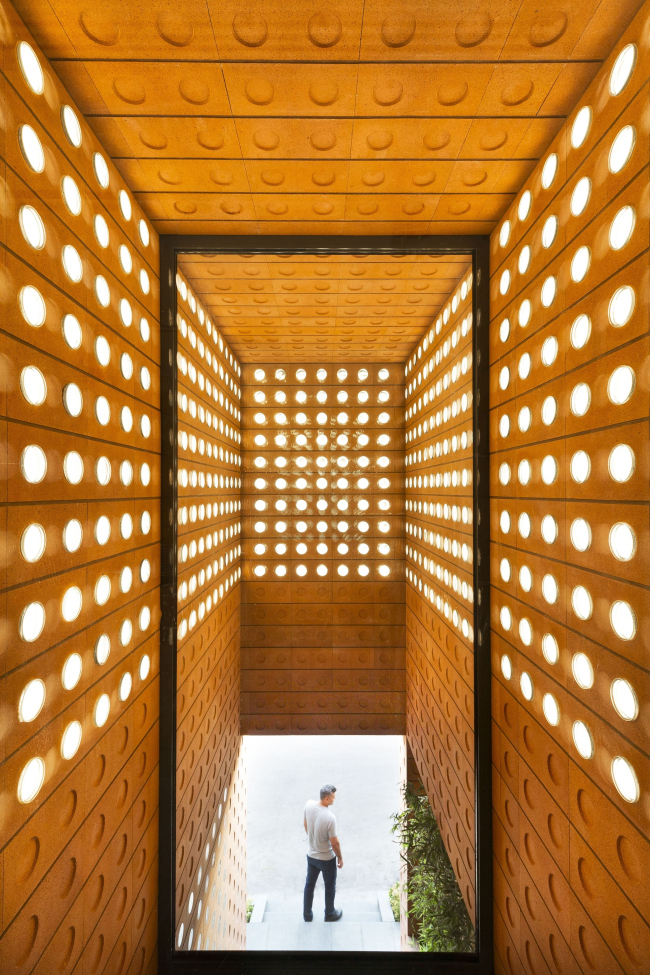 ����������� ������� ������ �������� Kohan Ceram � ��������. ���������� ����� �������� � ���� HOOBA Design