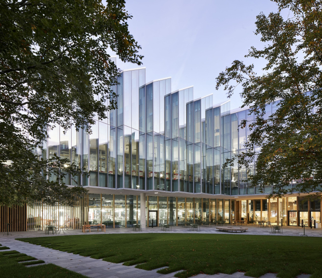����������������� ����� The Discovery Centre �������� AstraZeneca