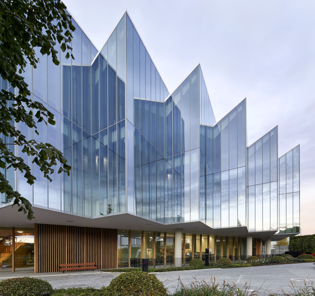 ����������������� ����� The Discovery Centre �������� AstraZeneca