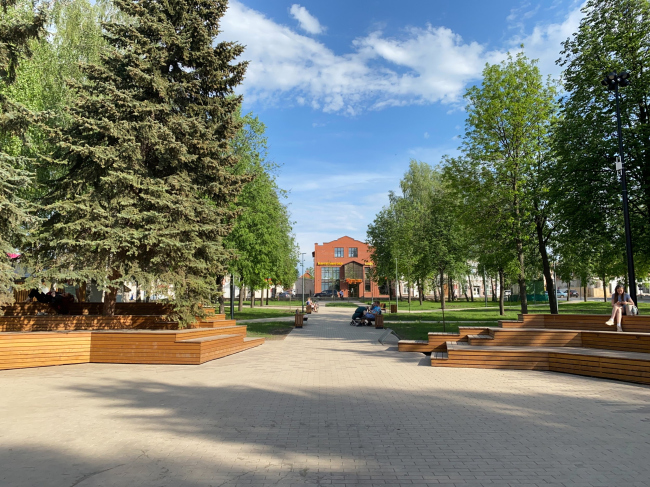 Архитектурно-парковый ансамбль «Новый центр». Сквер Ленина, многоярусная скамья и event-пространство