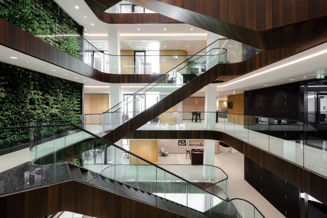 ���� ����������� ����� Loyens & Loeff