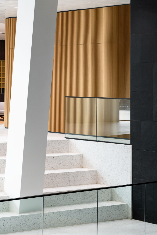 ���� ����������� ����� Loyens & Loeff