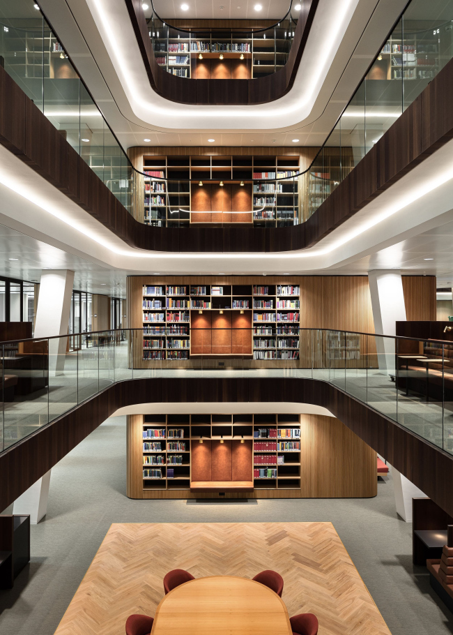 ���� ����������� ����� Loyens & Loeff