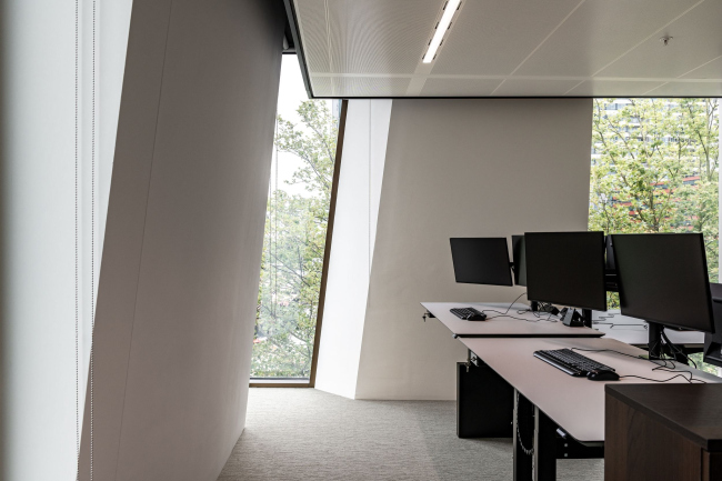 ���� ����������� ����� Loyens & Loeff