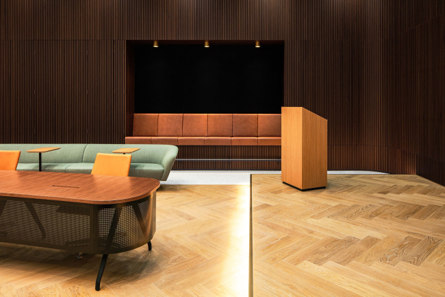 ���� ����������� ����� Loyens & Loeff