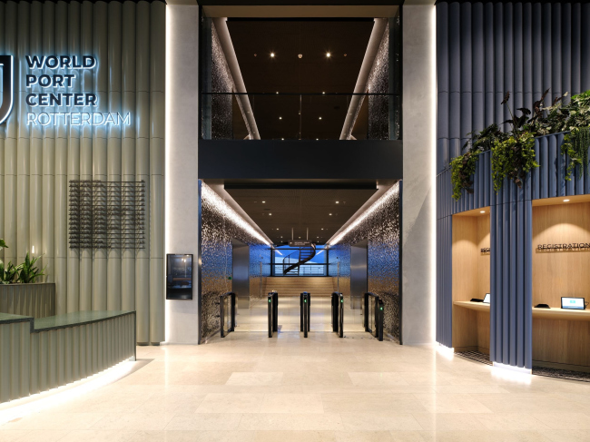 ��������� ������� � ������� ������ World Port Centre � ����������