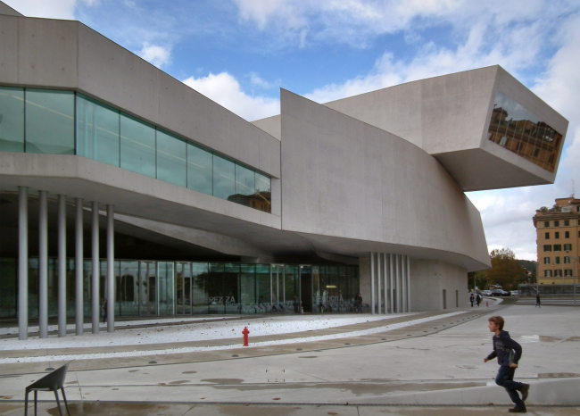 :    MAXXI  ,   architects  ,      