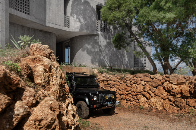 �����-����� Wandering Walls