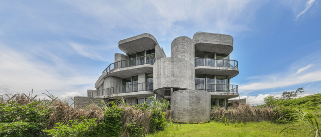 �����-����� Wandering Walls