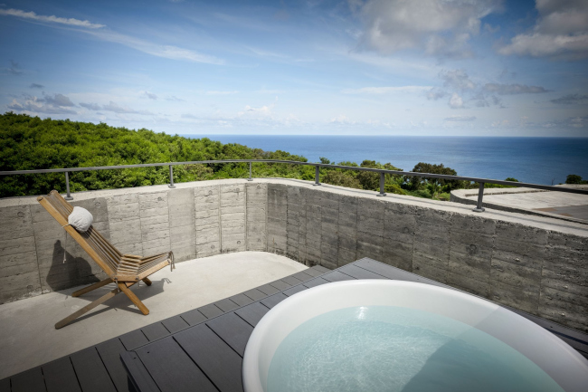 �����-����� Wandering Walls