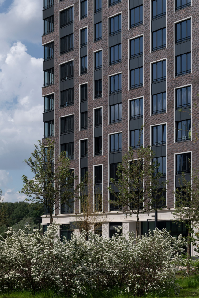 �� West Garden, 1 ������