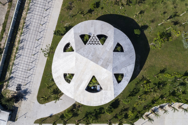 ����� � ������� ������ The Kaleidoscope