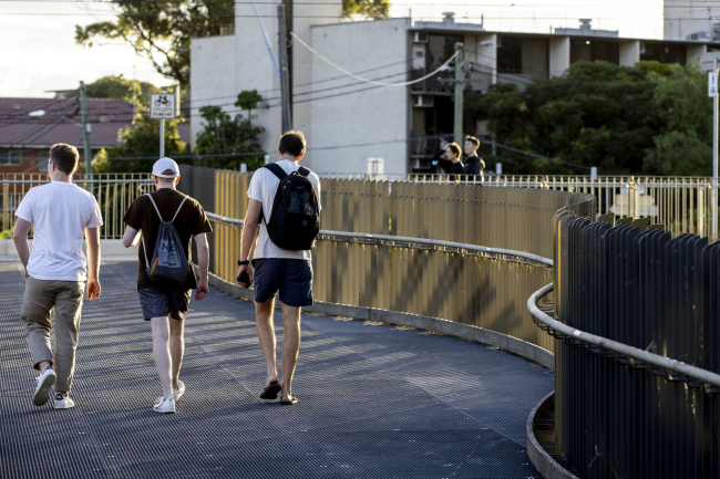 ���� ����