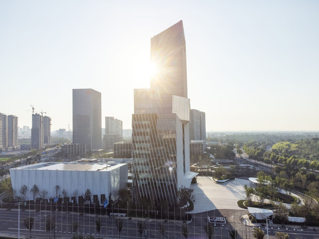 ����� Jushi