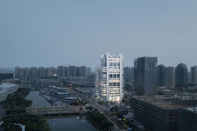 Exo Towers � �������� ���������� ����� ������