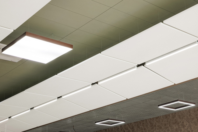 ��������������� ���������� ������� �� ������ ������� Armstrong Optima � ��������-�������� Optima L Canopy