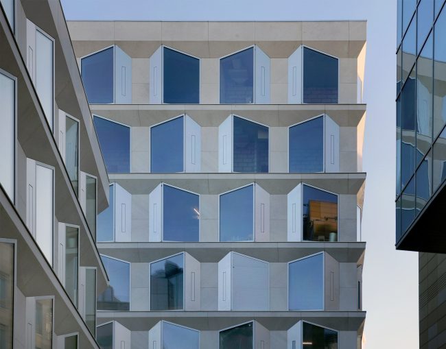  A-Residence /  