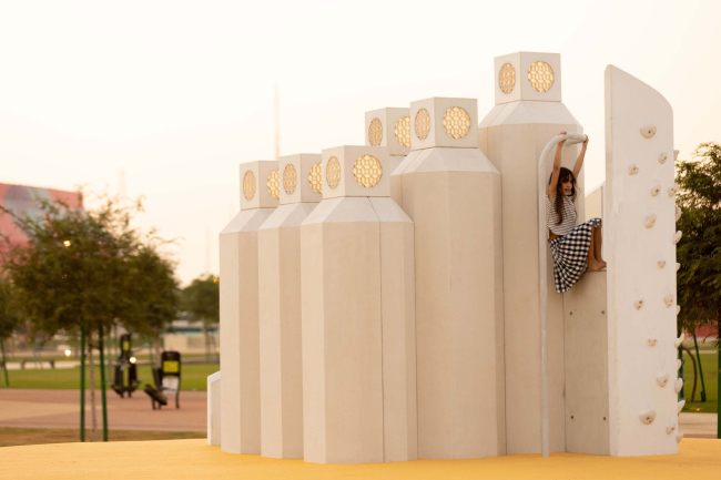 ������������ (�������������) ������� �������� � ���� / Doha Modern Playground