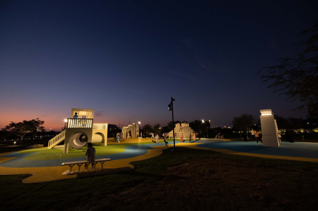 ������������ (�������������) ������� �������� � ���� / Doha Modern Playground