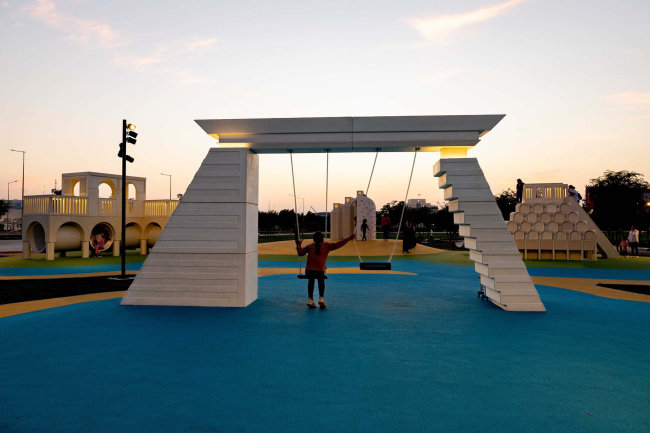 ������������ (�������������) ������� �������� � ���� / Doha Modern Playground