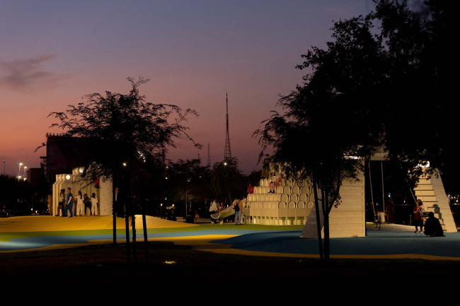 ������������ (�������������) ������� �������� � ���� / Doha Modern Playground