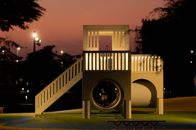 ������������ (�������������) ������� �������� � ���� / Doha Modern Playground