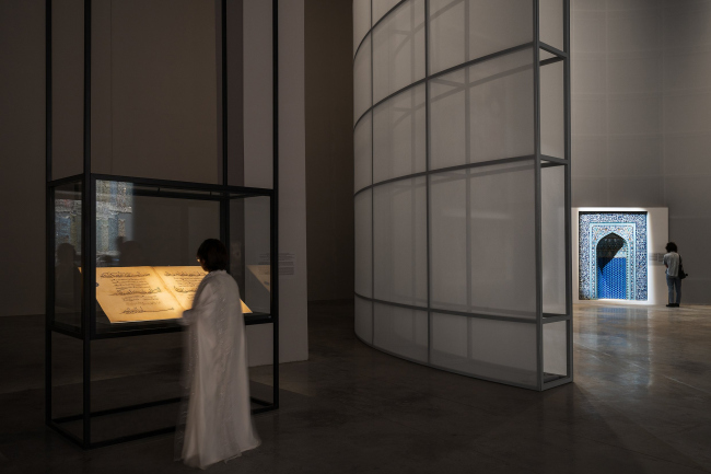 Дизайн экспозиции 1-й Биеннале исламских искусств
