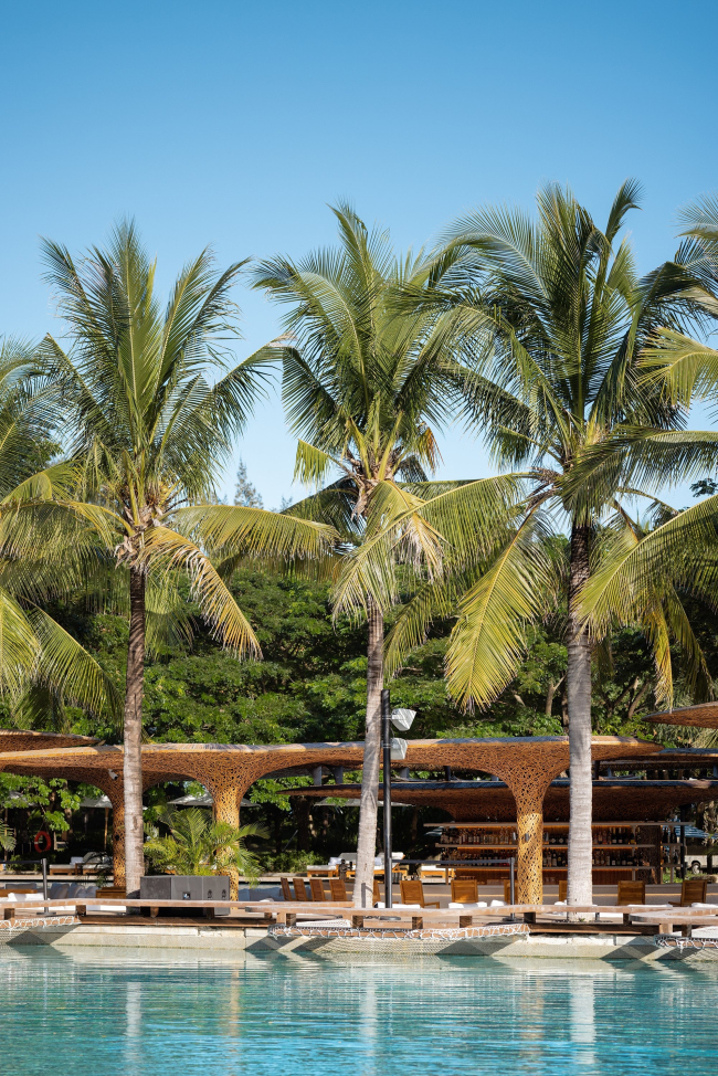 ������� ���� � ����� The Sanya EDITION