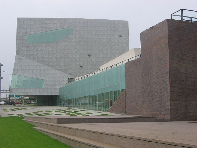 Центр искусств Уокера. Фото: Trista B via Wikimedia Commons. Лицензия CC-BY-SA-2.0